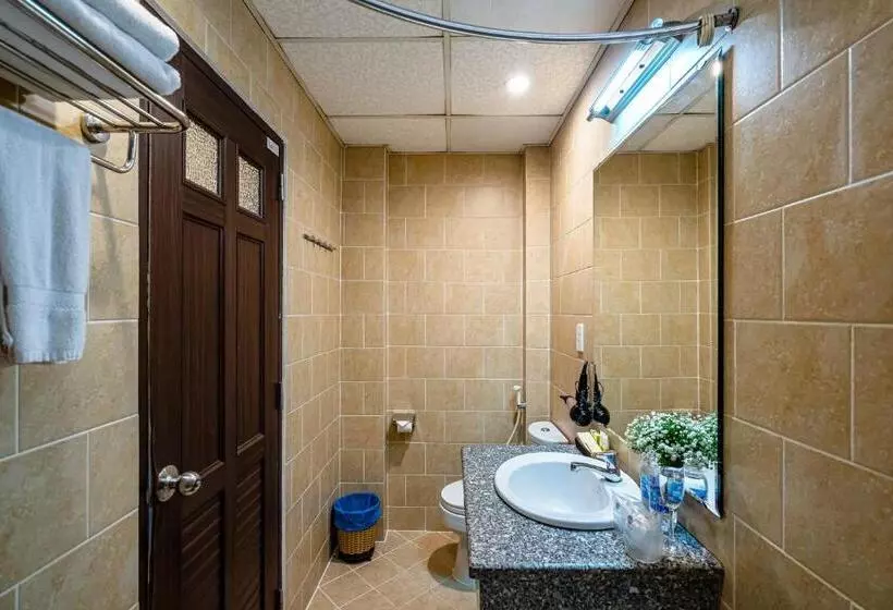 Fotos del hotel Hoàng Ngân  And Suites  City Centre:  13