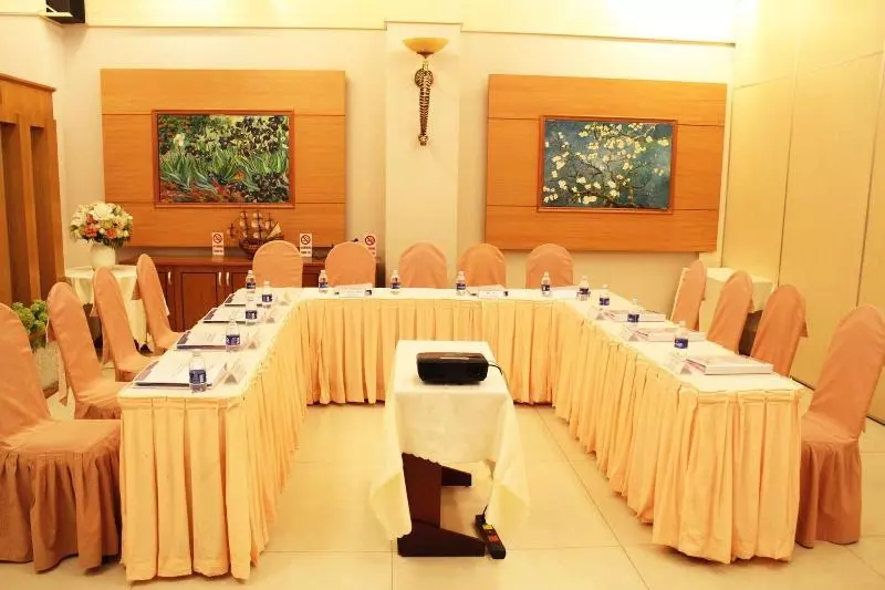 Fotos del hotel Hoàng Ngân  And Suites  City Centre:  8