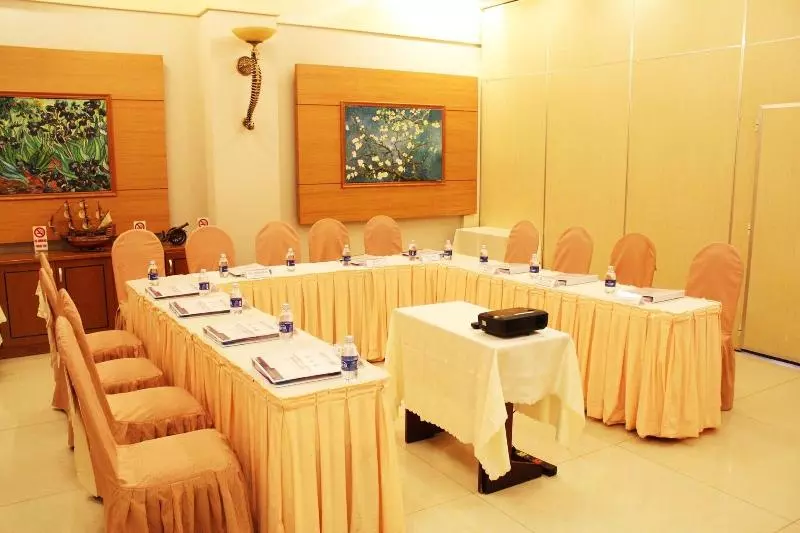 Fotos del hotel Hoàng Ngân  And Suites  City Centre:  4