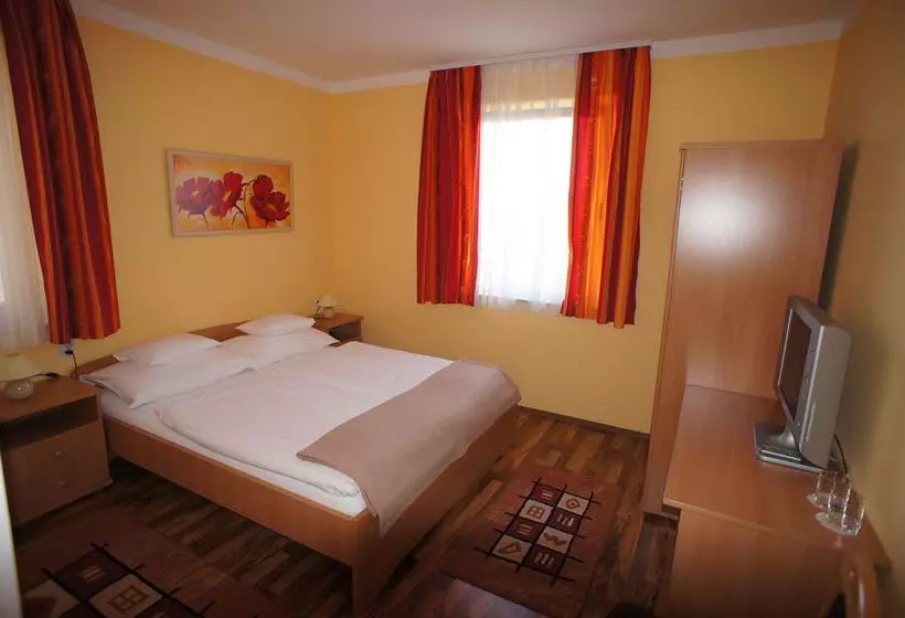 Fotos del hotel Gibraltar Vendeghaz:  6