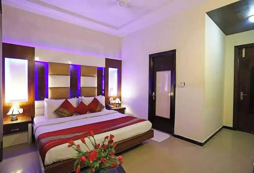 Star Plaza@new Delhi Railway Station