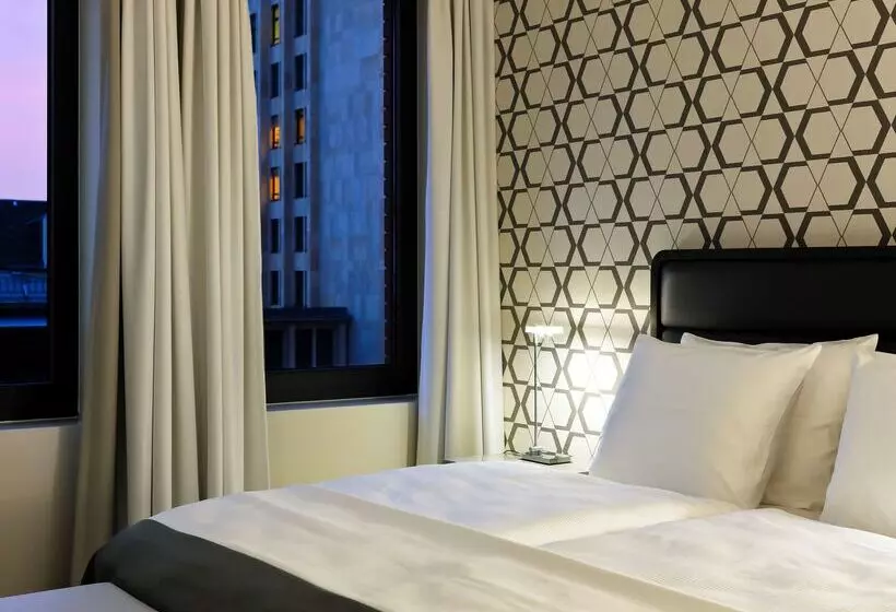 Fotos del hotel H10 Berlin Ku'damm:  7