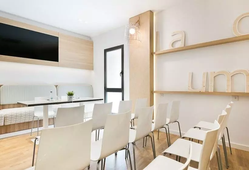 Fotos del hotel Laumon:  10