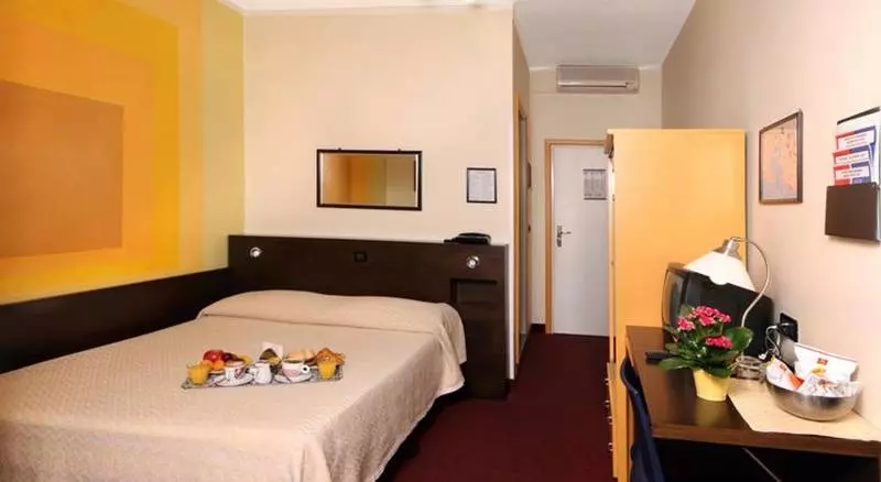 Fotos del hotel Cairoli:  5