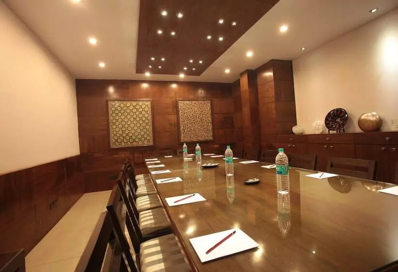 Fotos del hotel Justa Mg Road  :  3