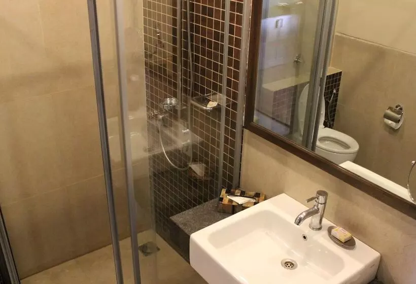 Fotos del hotel Justa Mg Road  :  17