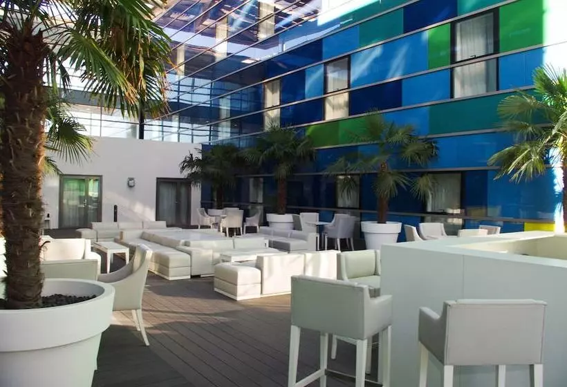 Fotos del hotel Kyriad Prestige Perpignan Centre Del Mon:  4