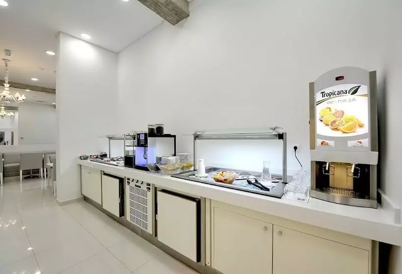 Fotos del hotel Kyriad Prestige Perpignan Centre Del Mon:  5