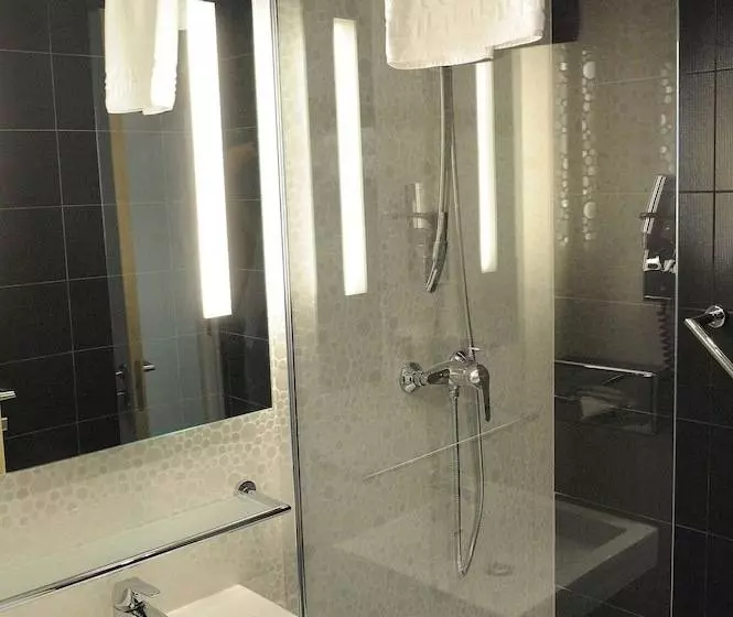 Fotos del hotel Kyriad Prestige Perpignan Centre Del Mon:  20