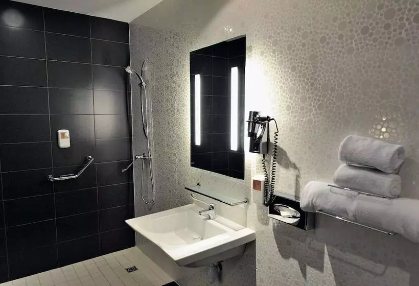 Fotos del hotel Kyriad Prestige Perpignan Centre Del Mon:  13