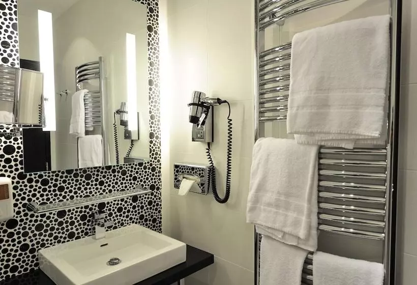 Fotos del hotel Kyriad Prestige Perpignan Centre Del Mon:  10