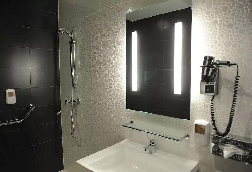 Fotos del hotel Kyriad Prestige Perpignan Centre Del Mon:  6