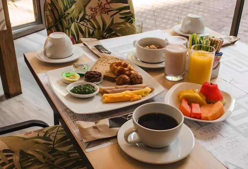 Fotos del hotel Alcázar De Oviedo:  2