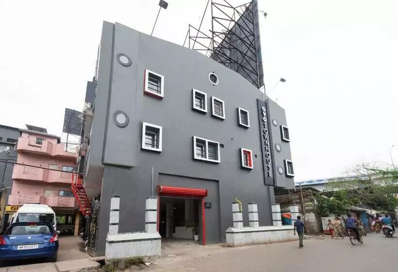 Oyo Townhouse 229  Mannat International