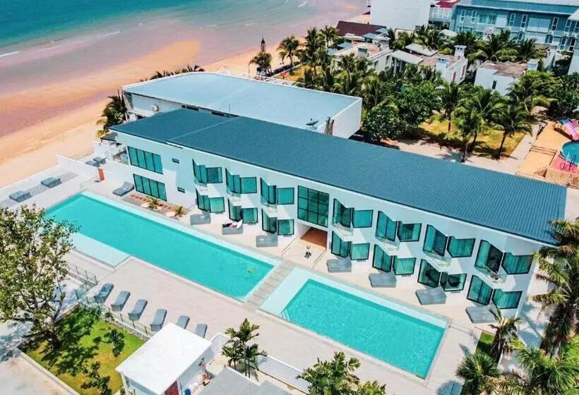 Rattana Pura Beach Resort
