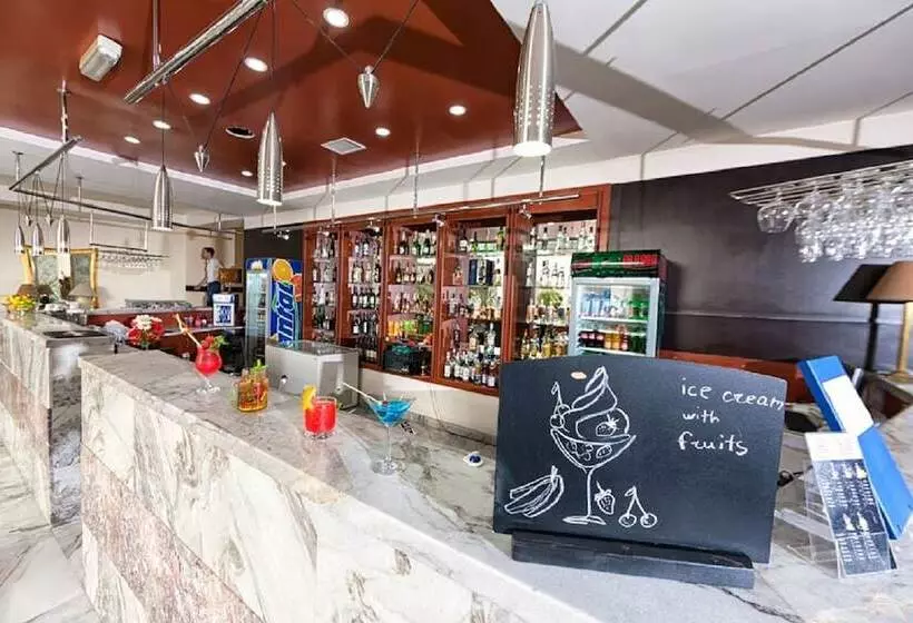 Fotos del hotel Regineh:  3