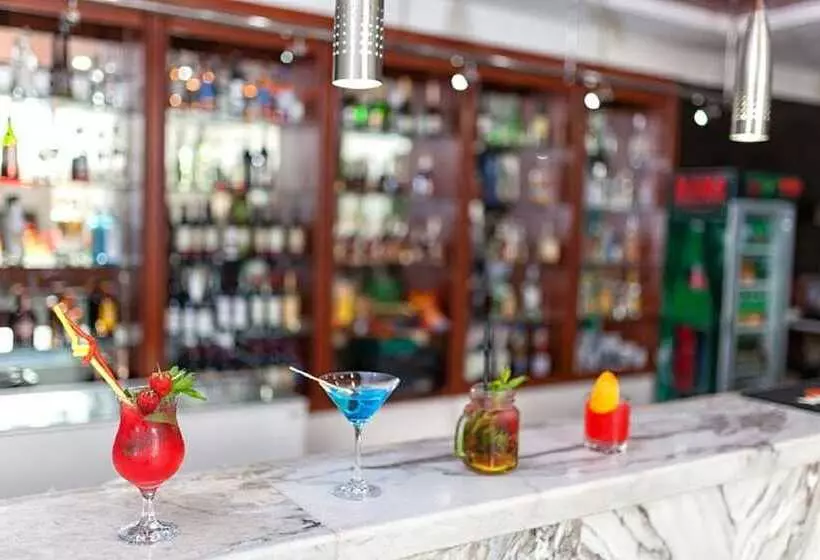 Fotos del hotel Regineh:  9