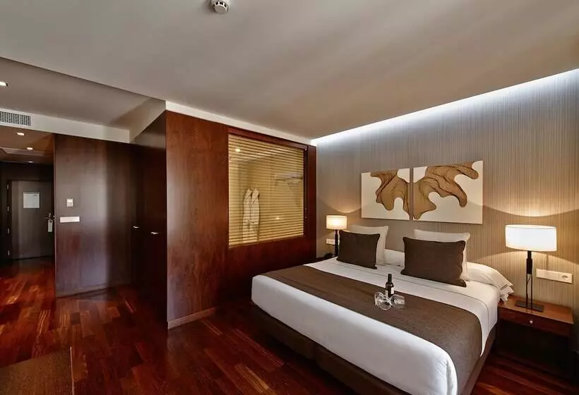 Carris Cardenal Quevedo