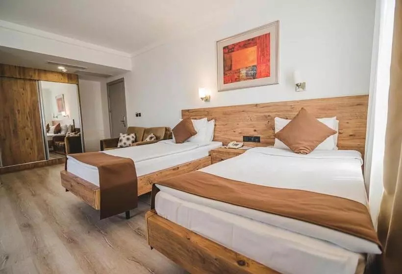 Fotos del hotel UPTOWN Büyük Anadolu Girne:  20