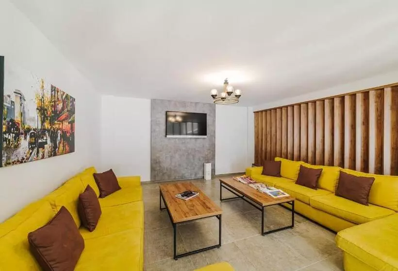 UPTOWN Büyük Anadolu Girne