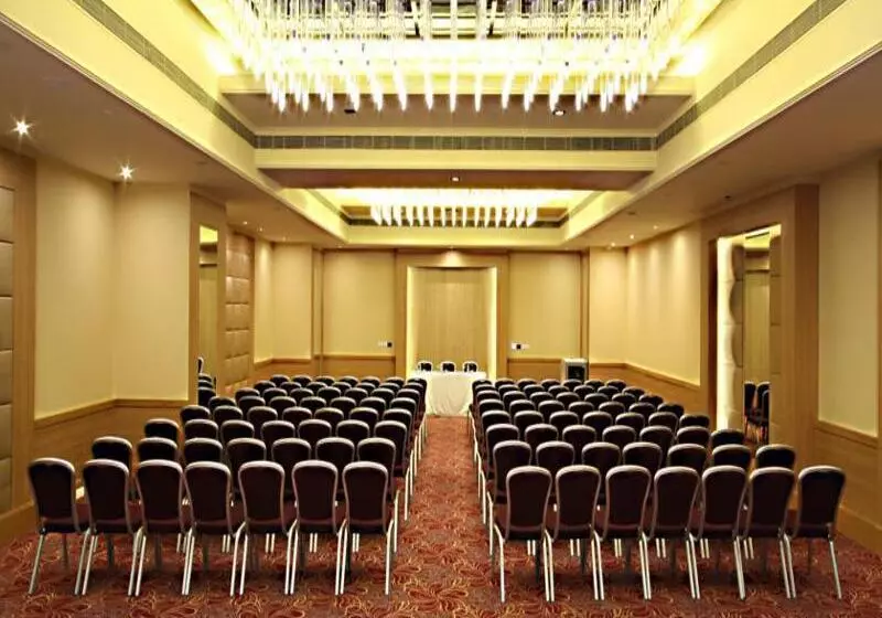 Fotos del hotel Radisson Hyderabad Hitec City:  16