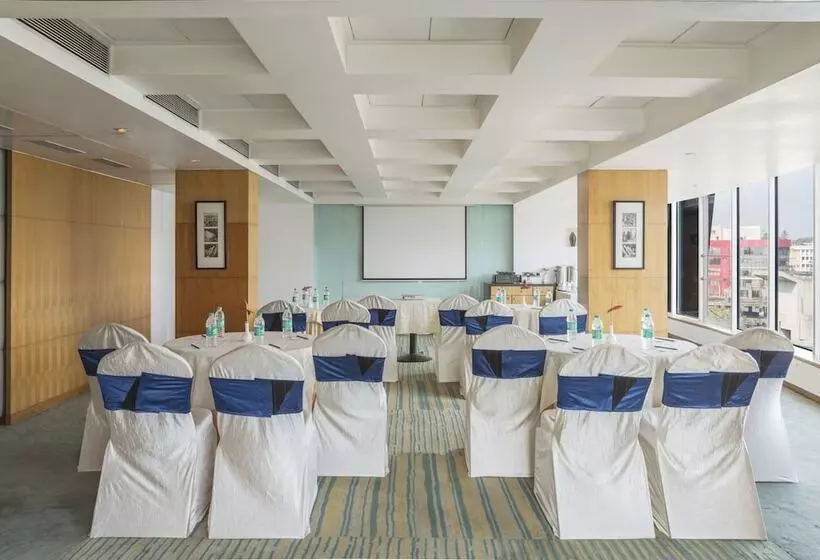 Fotos del hotel The Regale By Tunga:  7