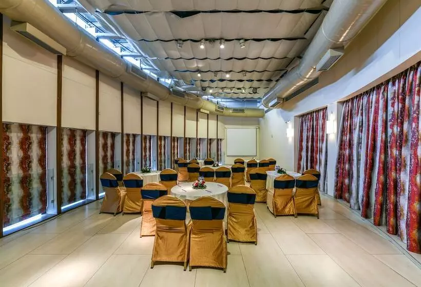 Fotos del hotel The Regale By Tunga:  24