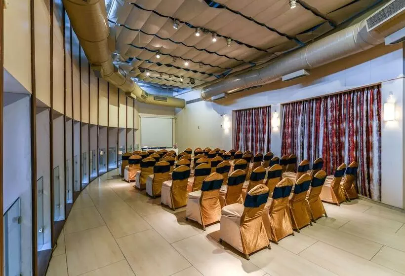 Fotos del hotel The Regale By Tunga:  15