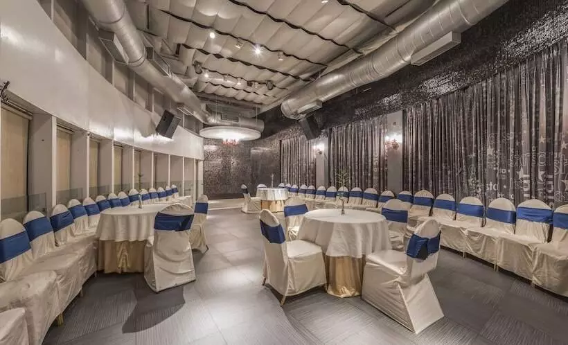 Fotos del hotel The Regale By Tunga:  25