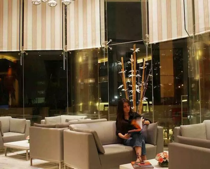 Fotos del hotel The Regale By Tunga:  10