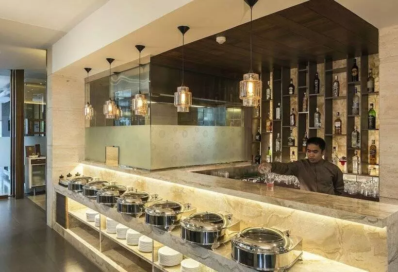 Fotos del hotel The Regale By Tunga:  14