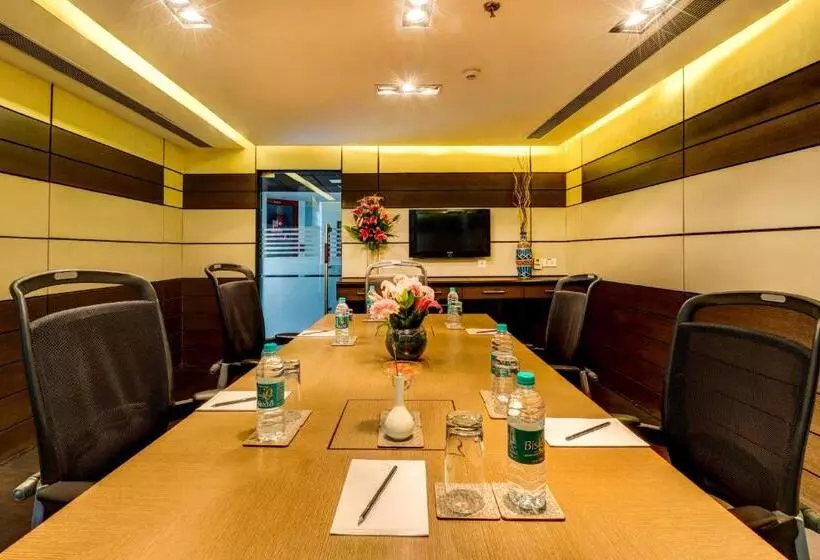 Fotos del hotel Multitude Hotel:  13