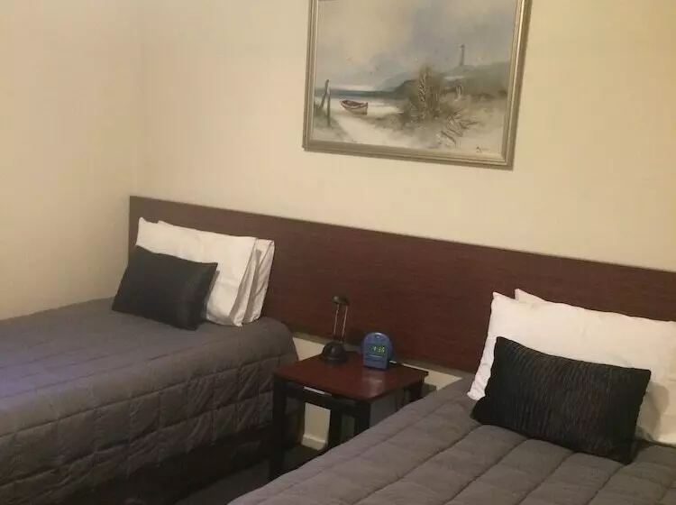 Fotos del hotel Sherborne Motor Lodge:  1