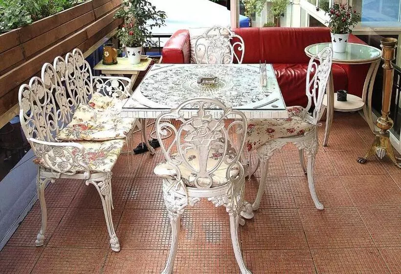 Fotos del hotel Villa Blanche Hotel & Garden Pool And Spa:  3