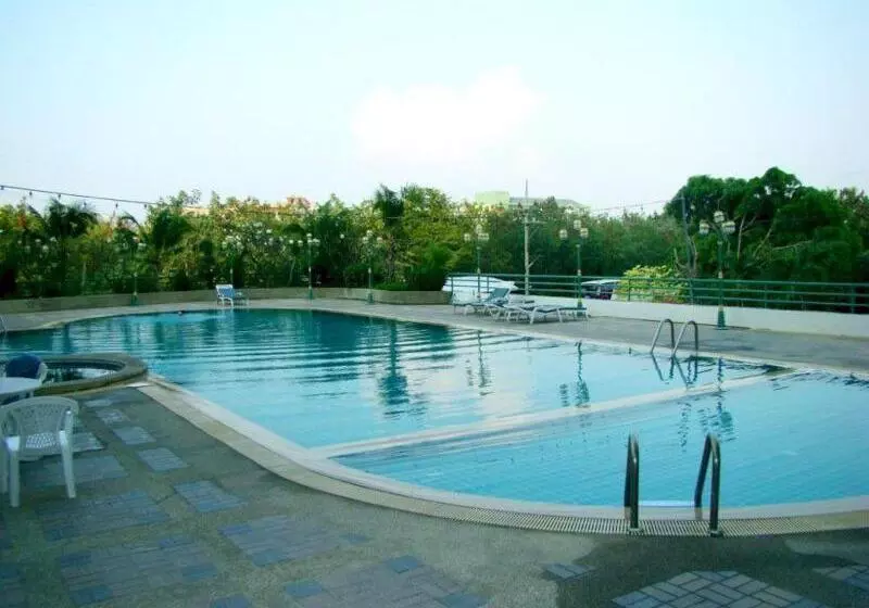 Fotos del hotel First Pacific Hotel And Convention:  2