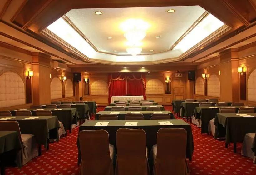 Fotos del hotel First Pacific Hotel And Convention:  14