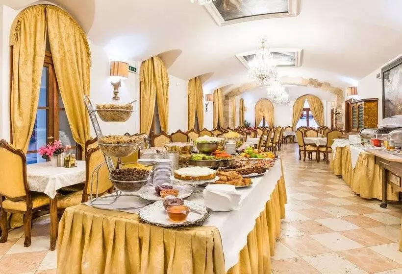 Fotos del hotel Charles Bridge Palace:  3