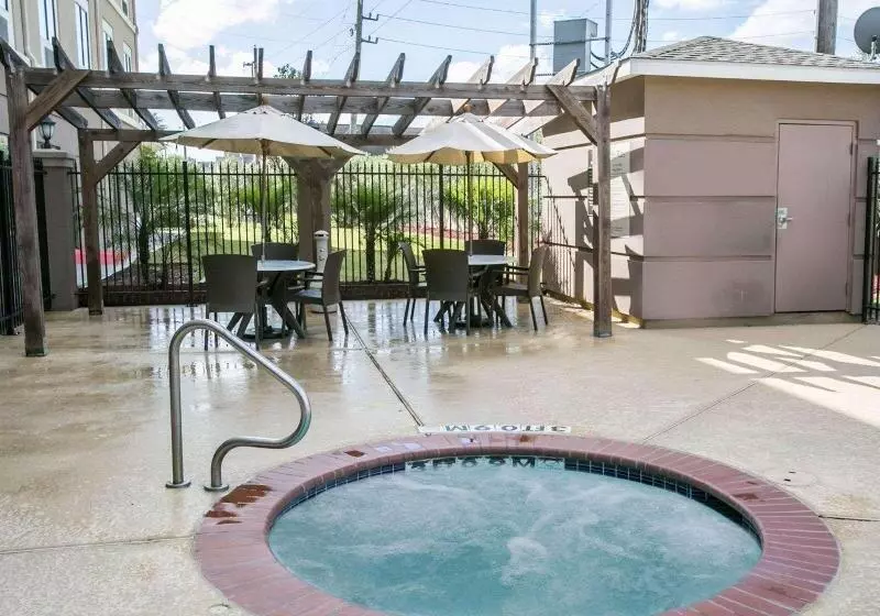 Fotos del hotel Rest Well Inn & Suites:  7