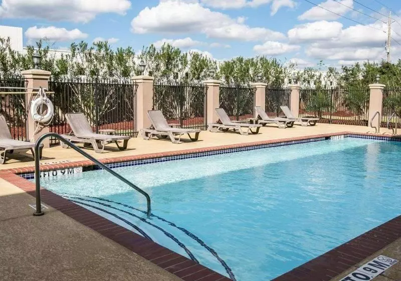 Fotos del hotel Rest Well Inn & Suites:  11