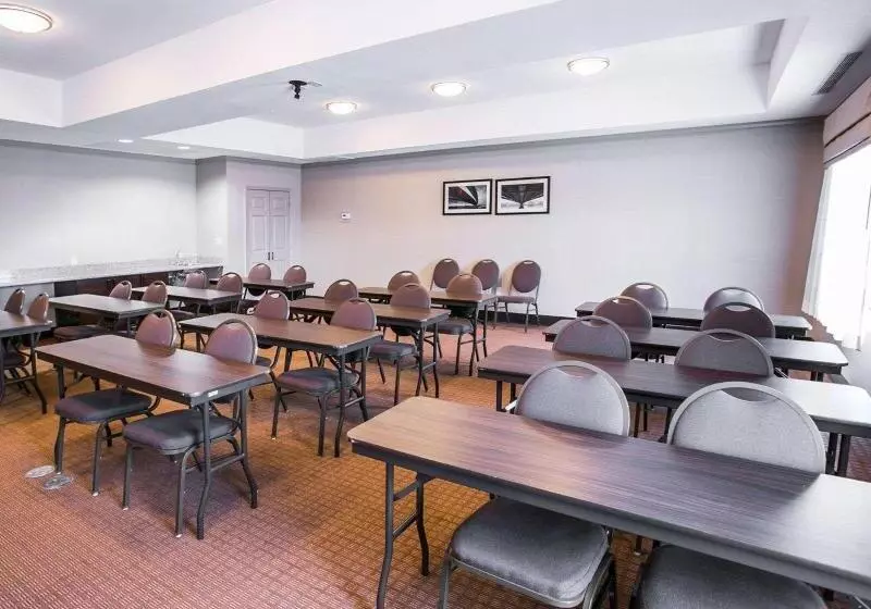 Fotos del hotel Rest Well Inn & Suites:  22