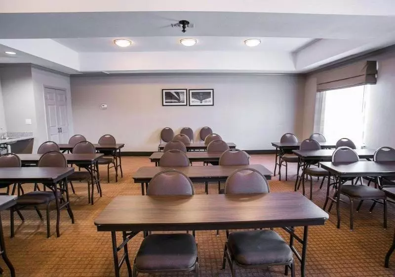 Fotos del hotel Rest Well Inn & Suites:  16