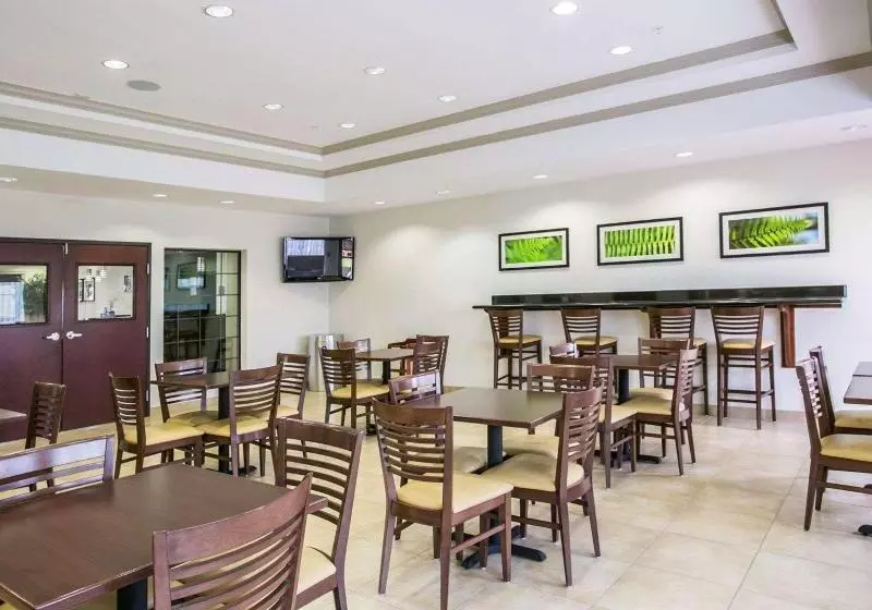 Fotos del hotel Rest Well Inn & Suites:  21