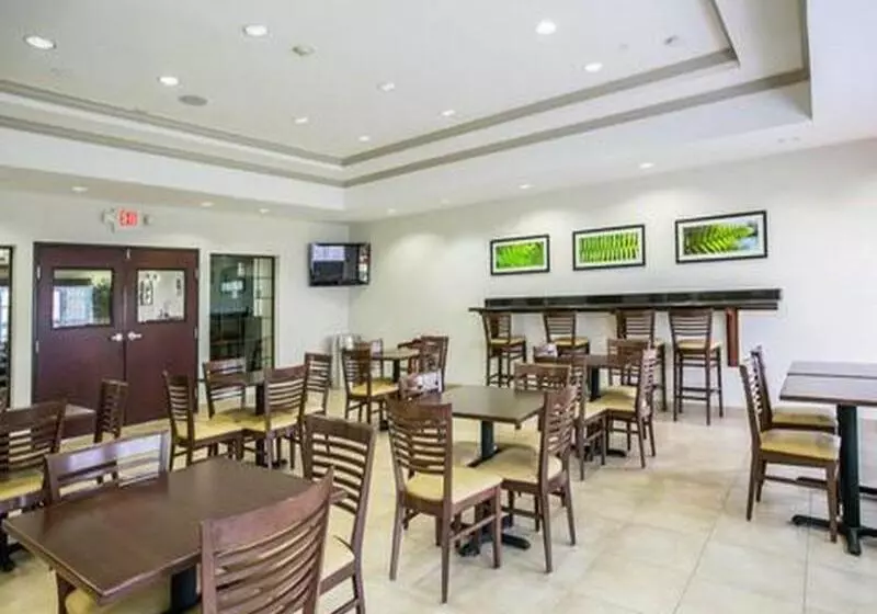 Fotos del hotel Rest Well Inn & Suites:  24