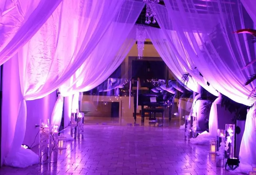 Fotos del hotel Contempo:  2