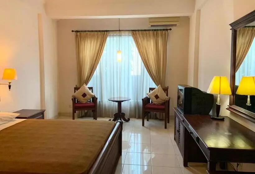 Fotos del hotel Nirwana Suites:  16