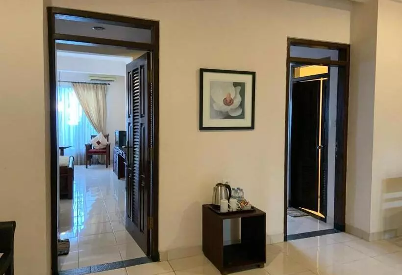 Fotos del hotel Nirwana Suites:  12