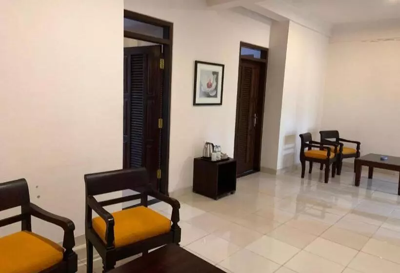 Fotos del hotel Nirwana Suites:  2