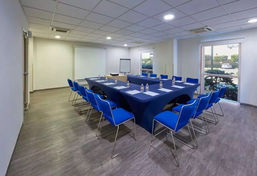 Fotos del hotel City Express Manzanillo:  4