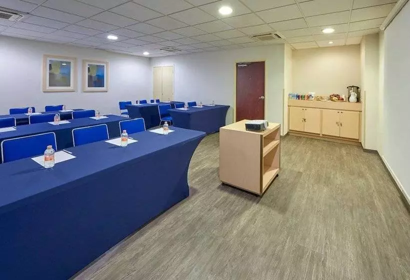 Fotos del hotel City Express Manzanillo:  13