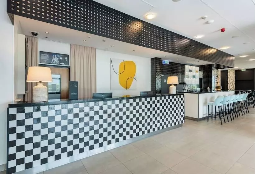 Fotos del hotel Holiday Inn Express Warsaw Airport:  2